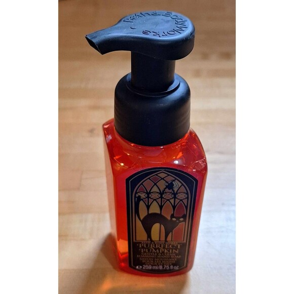 BATH & BODY WORKS 2023 Halloween PURRFECT PUMPKIN Foaming Hand SOAP New - Picture 2 of 5